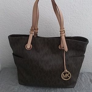 Micheal Kors Purse